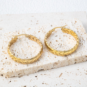 Moda nuevo estilo femenino pequeño nicho único diseño a juego Simple círculo de acero inoxidable pendientes de oreja de trigo - Product Image 6