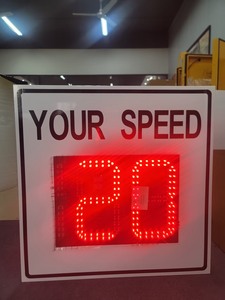 <span class=keywords><strong>Panneau</strong></span> <span class=keywords><strong>de</strong></span> <span class=keywords><strong>signalisation</strong></span> LED extérieur étanche pour <span class=keywords><strong>la</strong></span> sécurité routière, affichant <span class=keywords><strong>la</strong></span> vitesse du véhicule et <span class=keywords><strong>la</strong></span> rétroaction sur <span class=keywords><strong>la</strong></span> vitesse, version espagnole "Su Velocidad" - Product Image 6