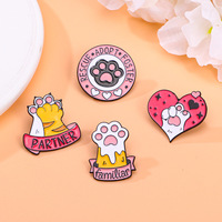 Broche chat dessin animé créatif personnalisé mignon rose amour chat griffes Couple sac à vêtements étudiant badge broche pour cadeau