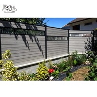 Clôture à lattes en composite bois-plastique (WPC) co-extrudé sur mesure, anti-UV et anti-rouille, pour jardin de villa, mur de séparation extérieur