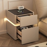 Mesita de Noche Inteligente Moderna y Lujosa con Luces LED, Carga Inalámbrica, Altavoz, Gabinete de Madera y Cuero para Dormitorio