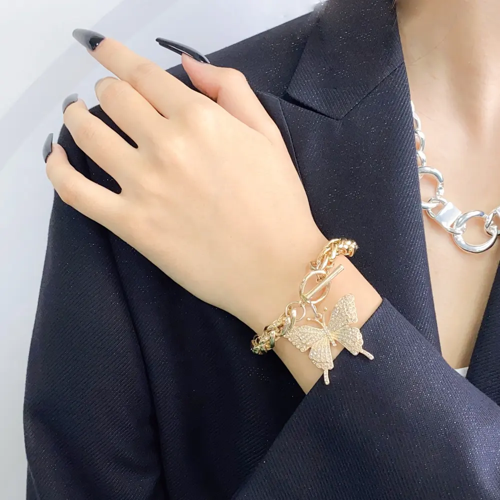Gelang Berlian Berlapis Emas Rantai Tebal Kupu-kupu Kustom Mode Baru untuk Wanita