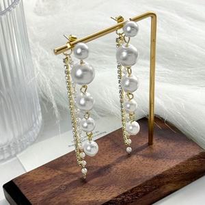 Boucles d'oreilles clous de luxe coréennes en diamant et perle avec long pompon, bijoux tendance et personnalisés, très prisés sur internet - Product Image 6
