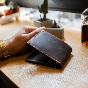 Cartera de Cuero Minimalista Bifold para Hombre con Bloqueo RFID Personalizada Boshiho, Cartera de Hombre Hecha a Mano - Product Image 5