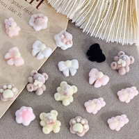 Décoration d'art d'ongles en résine floquée 3D, forme de patte de panda mignonne, accessoires de charme pour l'art d'ongles DIY