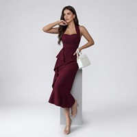 Robe midi évasée élégante unie pour femme, col licou, bretelles croisées, sans manches, en maille, à volants, ourlet asymétrique, fermetures éclair