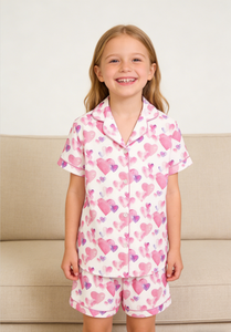 Set Pigiama Corto in Raso per Bambine con Stampa 'Lots of Kisses', Adorabile Completo Estivo - Product Image 3