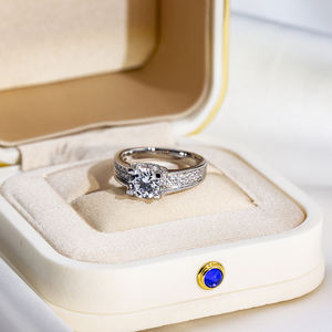 Anillo de Diamantes Cultivados en Laboratorio Messi Jewelry MSR-1744, Oro de 18K, Corte Redondo, Diseño de Garra de Toro, Joyería de Moda - Product Image 2