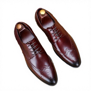 รองเท้าหนังแท้แบบสวมใส่สบาย ระบายอากาศได้ดี กันลื่น สำหรับฤดูใบไม้ร่วง สไตล์อังกฤษ แบบ Brogue  หนังวัวแท้ทั้งคู่  ทรง Oxford  สำหรับผู้ชาย เหมาะสำหรับธุรกิจ - Product Image 1