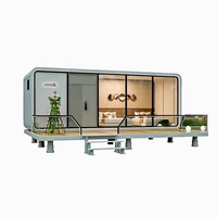 Maison préfabriquée de luxe de 20 pieds, résistante aux ouragans, sur plateforme en acier, fabriquée avec des panneaux sandwich