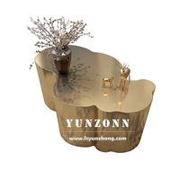Table basse YunZonn moderne en acier inoxydable doré, style irrégulier, pour salon, salle à manger, hôtels, villas, appartements
