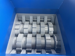 เครื่องย่อยพลาสติก/เครื่องบดพลาสติก/อุตสาหกรรม  OUSUI แบบสองเพลา กล่องเกียร์คู่ มอเตอร์ควบคุมด้วย PLC กำลัง 15 กิโลวัตต์ ความปลอดภัยสูง - Product Image 6