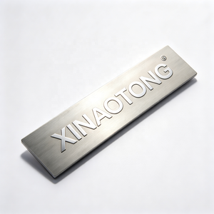 Plaque signalétique en acier inoxydable gravée sur mesure avec logo en relief, étiquette métallique adhésive effet miroir pour équipement industriel - Product Image 6