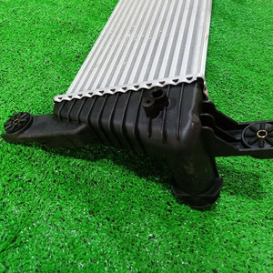 Chất Lượng Hoàn Hảo Nước <span class=keywords><strong>Intercooler</strong></span> EB3G9L440EA EB3G-9L440-EA U213-13-550 Tự Động Động Cơ <span class=keywords><strong>Intercooler</strong></span> Cho Ford Phạm Vi - Product Image 4