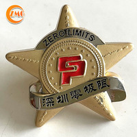 Badges en métal personnalisés plaqués argent de haute qualité en gros