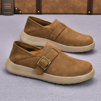 Chaussures décontractées pour hommes en cuir mat vintage, design à boucle réglable, bout rond confortable, chaussures de marche en plein air en marron kaki