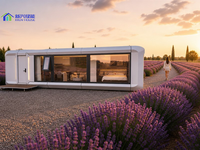 Maison capsule spacieuse à plafond haut avec lit mezzanine, idéale pour mini-maison ou studio de jardin