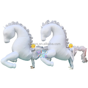 Caballos LED inflables portátiles personalizados para eventos <span class=keywords><strong>de</strong></span> desfile, fiesta blanca, rendimiento <span class=keywords><strong>de</strong></span> <span class=keywords><strong>circo</strong></span>, ropa <span class=keywords><strong>de</strong></span> caballos iluminada - Product Image 1
