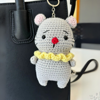 Porte-clés en peluche amigurumi souris grise faite main, en coton naturel, crochet, jouet animal mignon, cadeau pour enfants, vente en gros pour crèches