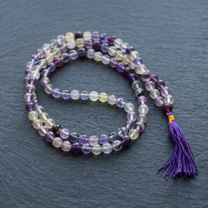 Perles de Jap Mala en Cristal d'Ametyste, Faites à la Main, Polies et Sculptées sur le Thème de l'Amour, Artisanat en Pierre Semi-Précieuse du Gujarat - Product Image 3