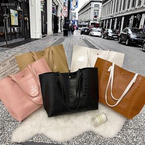 Factory Promotional BAGCO Crossbody Bags Wholesale Flip Zipper Handbag Girls <b>Square</b> Vintage Women's Crossbody Handbags - Product Image 3