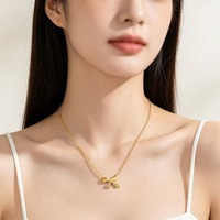 Collier Pendentif Minimaliste Élégant avec Nœud Papillon Doré pour Tenue Décontractée, Accessoires de Mode et de Beauté pour Femmes, Vente en Gros TGXL14705