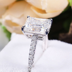 Anillo de boda de compromiso para mujer, <span class=keywords><strong>oro</strong></span> <span class=keywords><strong>blanco</strong></span> de 10k, <span class=keywords><strong>14k</strong></span>, 18k, 1ct, 2 quilates, Esmeralda cortada, Diamante de moissanita, <span class=keywords><strong>precio</strong></span> al por mayor - Product Image 4