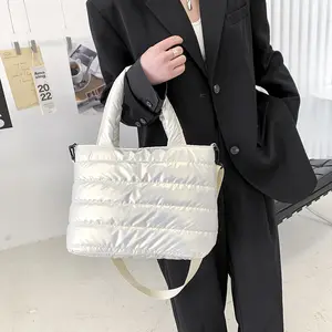 Vente directe d'usine personnalisé moelleux sac fourre-tout à une épaule femmes Shopping mode sac bouffant fourre-tout Logo personnalisé sac bouffant