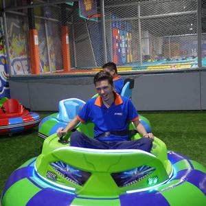 QIQU 360 ° Rotación <span class=keywords><strong>MP3</strong></span> Música Luces LED Motor dual 48V Pista de carreras inflable UFO al aire libre para niños y adultos Coches de choque eléctricos - Product Image 2