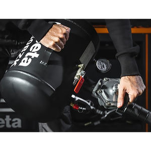 เบรกเกอร์ยาง1950BZK รุ่นเบต้าพร้อมถังขนาด18ลิตร - Product Image 4