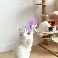 Jouet interactif pour chat, baguette d'entraînement anti-ennui avec plumes et clochette, recharge durable pour chaton d'intérieur