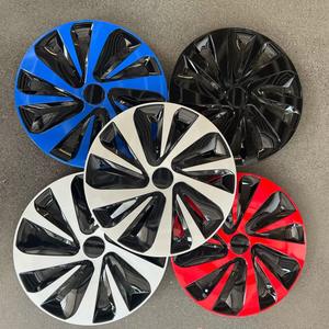 Cubierta de rueda de coche barata de Color plateado resistente, modelo Universal de <span class=keywords><strong>17</strong></span> pulgadas, Material PP, <span class=keywords><strong>tapacubos</strong></span> de <span class=keywords><strong>llanta</strong></span> central de desgaste - Product Image 1