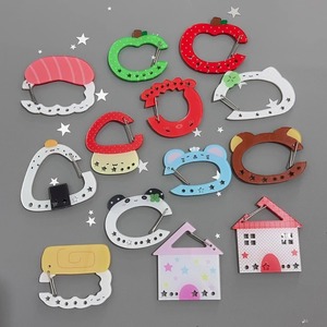 2025 nuovo stile cartone animato portachiavi acrilico Carabiner colorato all'ingrosso e supporto Design personalizzato per te - Product Image 6