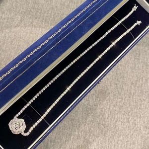 Collar de Camelia de Oro Sólido de 18K Xinfly para Mujer, con Diamantes Naturales de 2.50ct-2.80ct, Estilo Clásico para Boda o Fiesta - Product Image 3