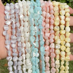 新款7-8毫米天然彩色贝壳珠不规则砾石宽松间隔珠珠宝制作DIY手链项链手工制作 - Product Image 1