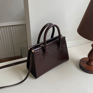 Sac à bandoulière rétro en cuir ciré, marron café, sac à main pour femme, couleur unie, fermeture à glissière, automne 2021 - Product Image 1