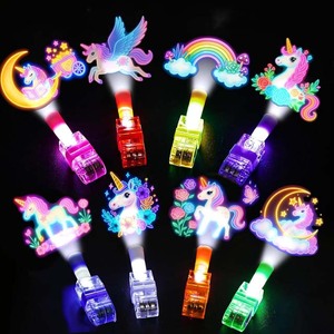 TSINYE Faveurs d'anniversaire <span class=keywords><strong>Licorne</strong></span> : Lumières LED pour Doigts, 8 Modèles, Lots en Gros pour Sacs Cadeaux, Décorations Gamer - Product Image 1