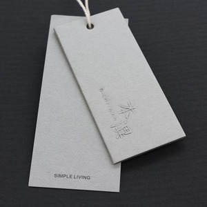 Etiqueta colgante impresa personalizada de lujo, etiqueta tejida de Jeans reciclada de cartón en relieve con logotipo propio, etiqueta de papel colgante de marca para ropa - Product Image 3