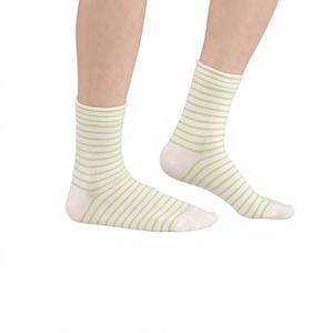 Calcetines de Algodón Transpirables para Mujer, Diseño a Rayas, Color Pastel, Estilo Coreano, para Uso Diario - Product Image 1