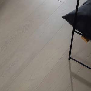 Laca UV Acabado Roble sin terminar Nogal Chevron Herringbone Piso <span class=keywords><strong>Parquet</strong></span> Madera dura Piso <span class=keywords><strong>de</strong></span> madera Suelo <span class=keywords><strong>laminado</strong></span> - Product Image 1