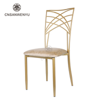 Chaises de salle à manger en métal doré effet caméléon pour événements extérieurs, mariages, fêtes et location en milieu campagnard