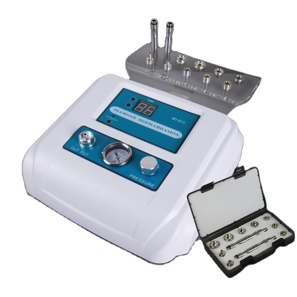 Новый вакуумный аппарат для удаления черных точек на лице