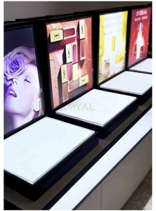 Bàn trưng bày mỹ phẩm bằng kính chắc chắn và bền, có khóa, để bán - Product Image 5