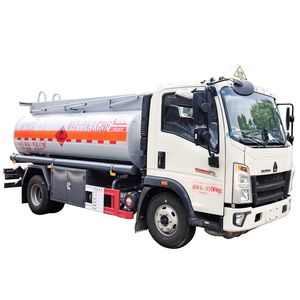 China HOWO nuevo camión de combustible móvil 4x2 y 8x4 Transmisión Manual de rueda motriz con bomba de combustible diésel para suministro de gasolina y aceite - Product Image 4