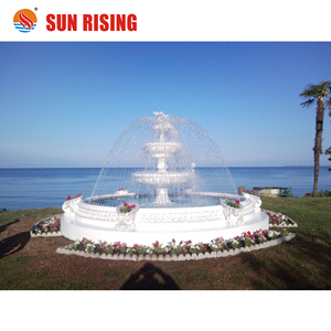 Fontana d'Acqua in Marmo Bianco Naturale Intagliata a Mano con Cavallo, Personalizzata per Giardini di Ville, in Vendita - Product Image 4