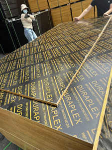 Contrachapado de Encofrado Recubierto de Melamina WBP Reciclada de 18 mm, E2 de Primera Clase, Negro Marrón, Material de Álamo <span class=keywords><strong>para</strong></span> Construcción en Exteriores - Product Image 2