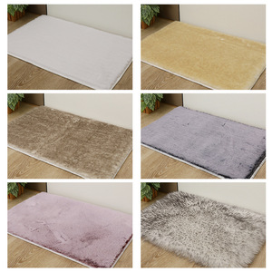 Alfombra de baño rectangular moderna de color sólido, de fibra de poliéster, suave, para uso en el hogar, baño, dormitorio y sala de estar. - Product Image 1