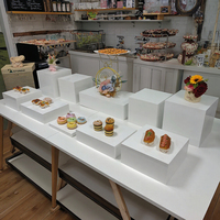 Présentoir Cube Acrylique Blanc Foshan Languo, Rehausseurs Gigognes Lucite Carrés pour Buffet, Présentoir Boîte Pédestal Alimentaire