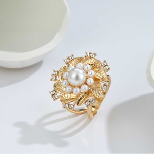 Broche de Flor con Perlas de Cristal y Diamantes de Imitación para Mujer, Joyería de Fiesta, Engaste de Garra de Aleación de Zinc SK0014 - Product Image 4