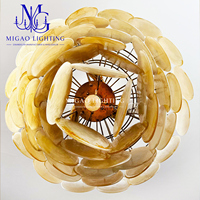 Grand lustre vintage médiéval français, suspension en verre empilée en forme de nuages dorés pour villa, hall et grands espaces